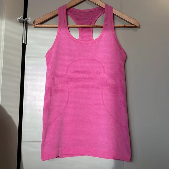 Lululemon Run: Swiftly Tech Racerback in heathered raspberry, size 4 - Picture 7 of 9